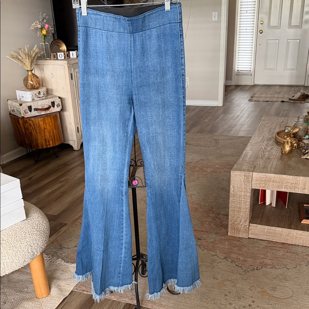 Bandit and the Babe Denim super Flare Jeans with Frayed Hem